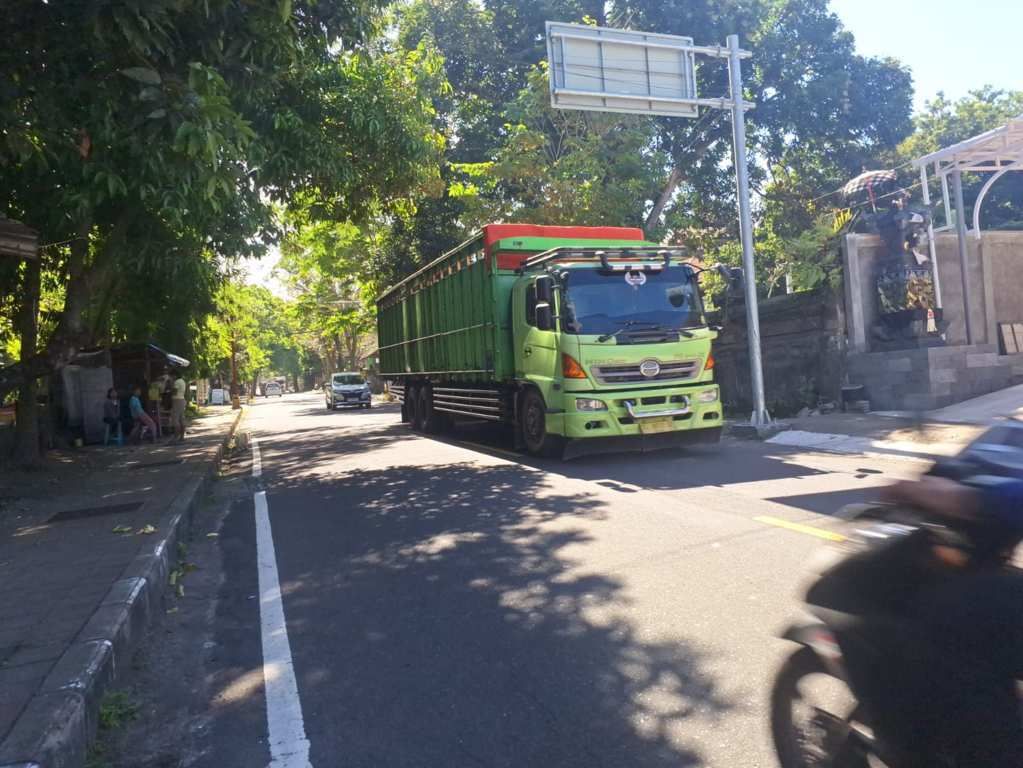 Tips Menyewa Truk Saat Musim Pindahan agar Tidak Kehabisan Armada